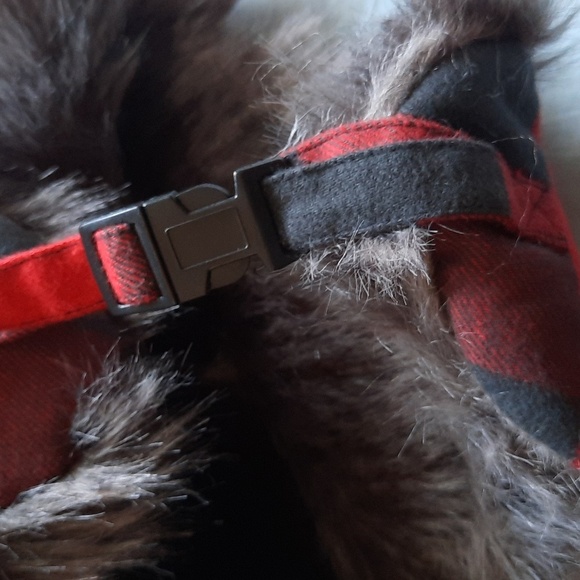 American Eagle Outfitters Red Plaid Faux Fur Lining Ear Flap Trapper Cap Hat OS - Picture 4 of 13